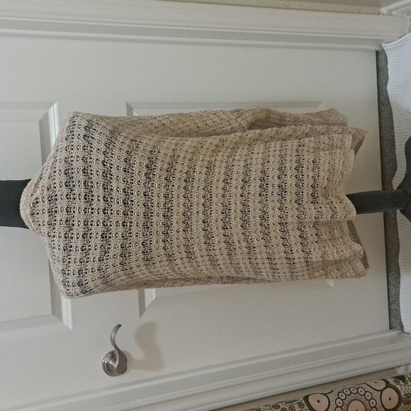 FREE PEOPLE medium natural colored sweater wrap with pockets, $109.00 - Picture 3 of 4